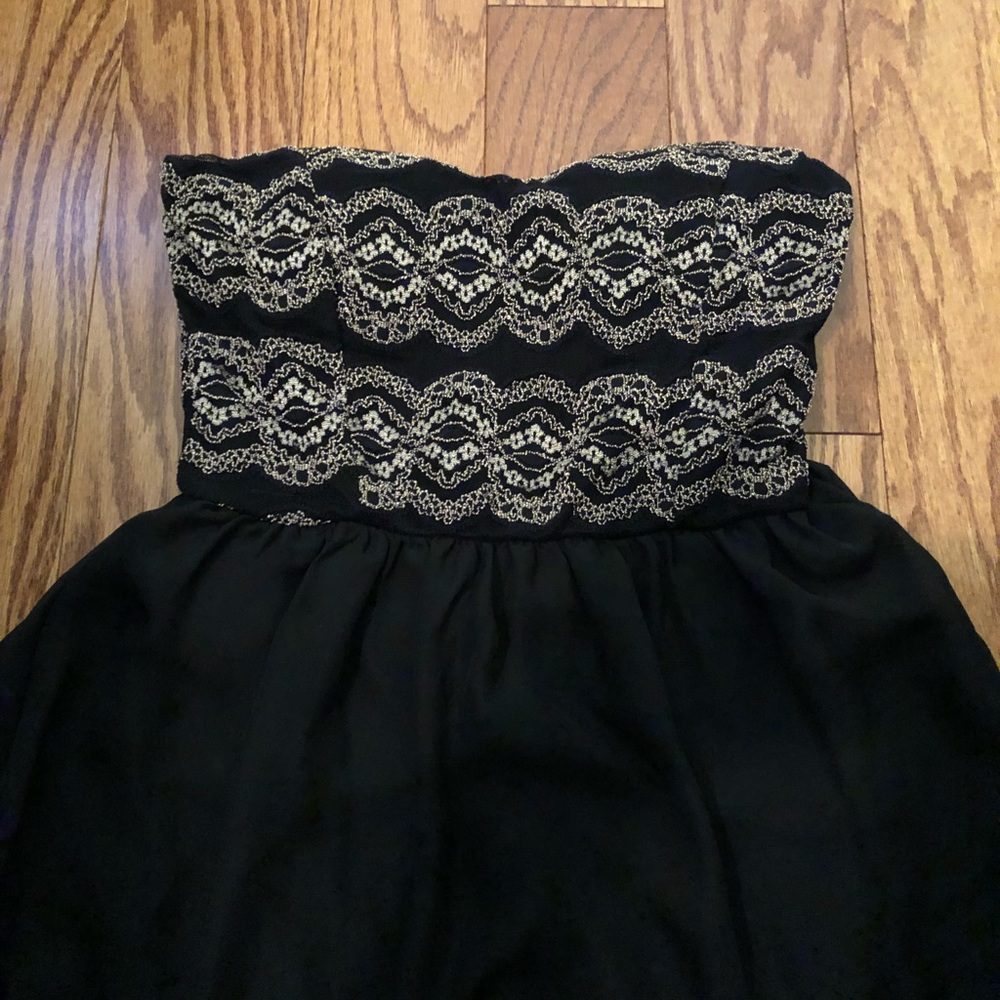 Adorable sweetheart neckline mini dress ๐๐ - Picture 4 of 6